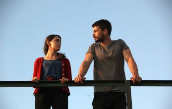 Турецкий сериал Любовь заставит плакать 1 серия 